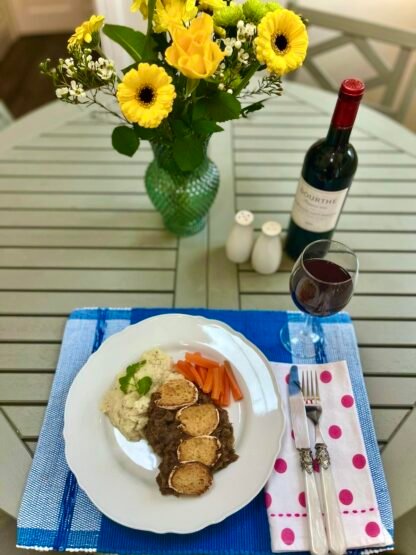Carbonnade of beef with dijon croutes