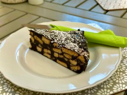 Tray Bake: Chocolate Tiffin - Image 4